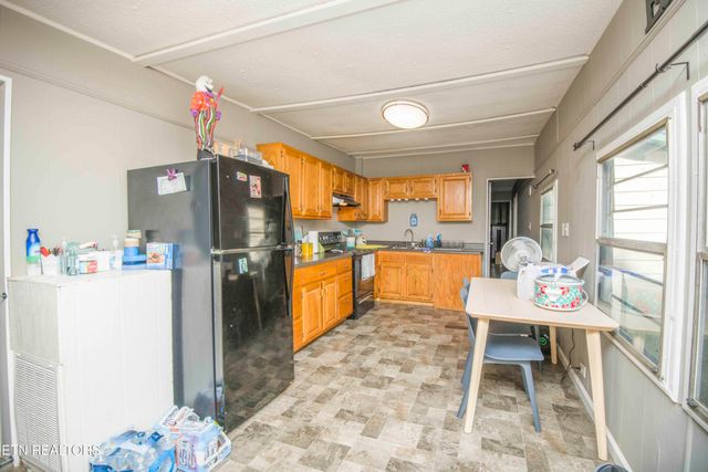 408 Quince Robinson Lane, Greenback, TN 37742