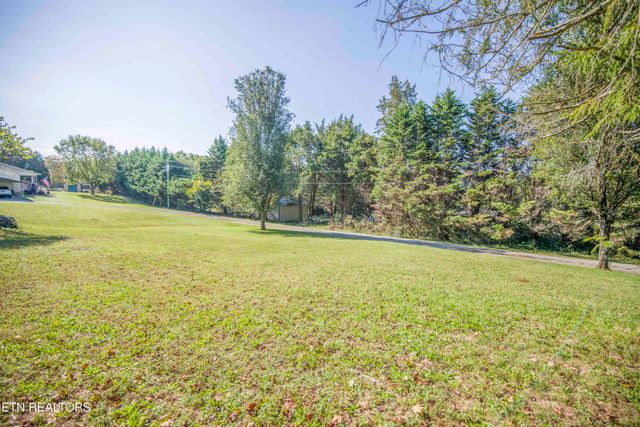 408 Quince Robinson Lane, Greenback, TN 37742