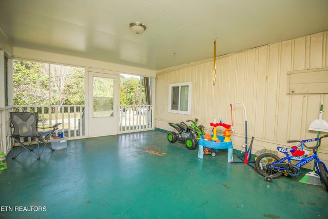 408 Quince Robinson Lane, Greenback, TN 37742