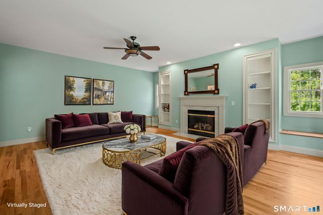 9 Glenmor Drive, Newtown, CT 06470