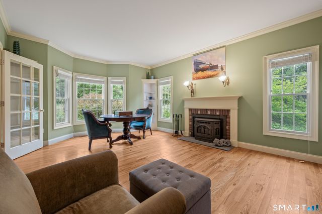 9 Glenmor Drive, Newtown, CT 06470