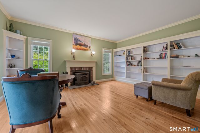 9 Glenmor Drive, Newtown, CT 06470