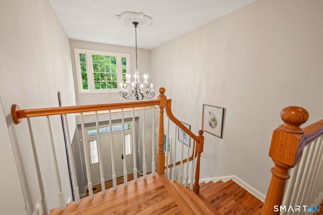 9 Glenmor Drive, Newtown, CT 06470