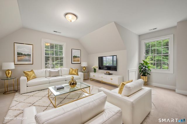 9 Glenmor Drive, Newtown, CT 06470