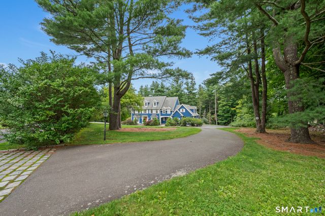 9 Glenmor Drive, Newtown, CT 06470
