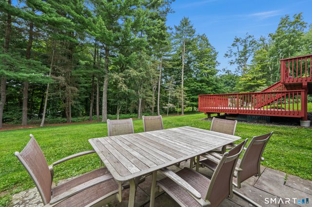 9 Glenmor Drive, Newtown, CT 06470