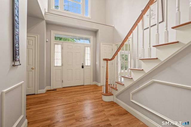 9 Glenmor Drive, Newtown, CT 06470