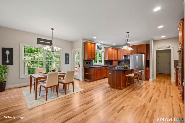 9 Glenmor Drive, Newtown, CT 06470