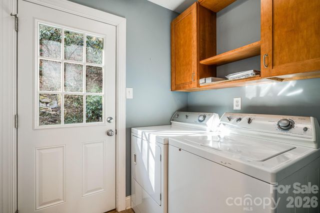 522 Glen Cannon Drive, Pisgah Forest, NC 28768