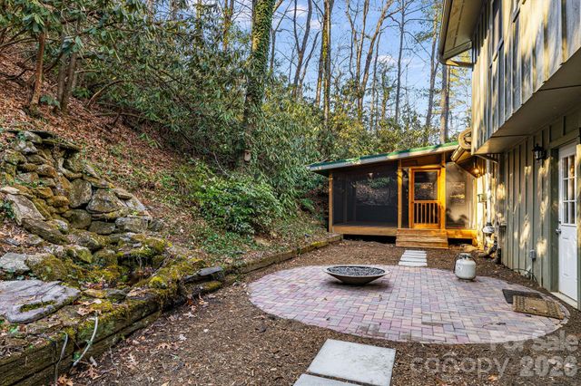 522 Glen Cannon Drive, Pisgah Forest, NC 28768