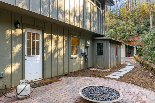 522 Glen Cannon Drive, Pisgah Forest, NC 28768