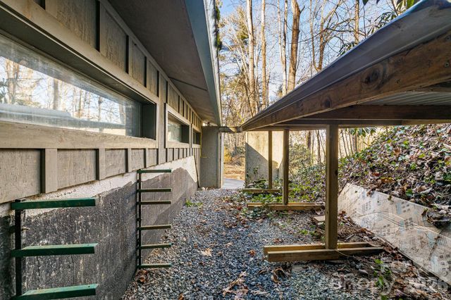 522 Glen Cannon Drive, Pisgah Forest, NC 28768