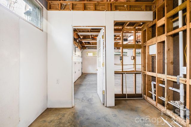 522 Glen Cannon Drive, Pisgah Forest, NC 28768