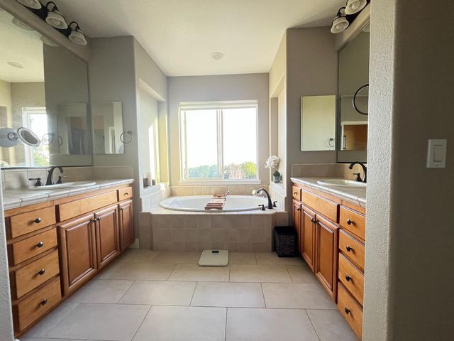 8020 Damico Dr, El Dorado Hills, CA 95762