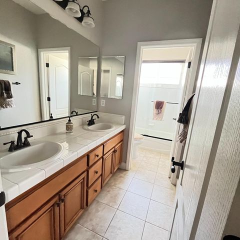 8020 Damico Dr, El Dorado Hills, CA 95762