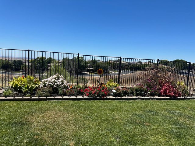 8020 Damico Dr, El Dorado Hills, CA 95762