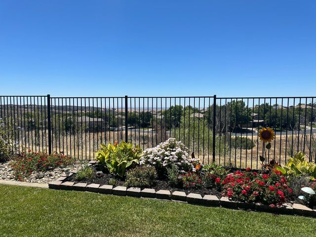 8020 Damico Dr, El Dorado Hills, CA 95762