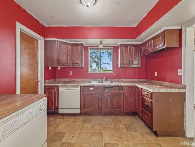 1208 S State Road 213, Tipton, IN 46072