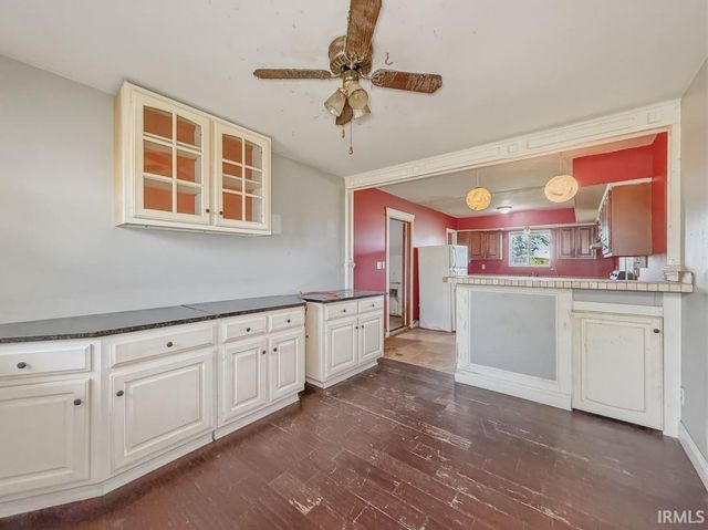 1208 S State Road 213, Tipton, IN 46072