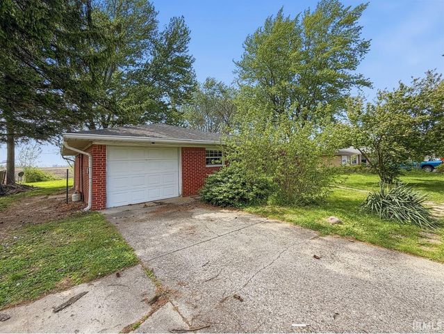1208 S State Road 213, Tipton, IN 46072