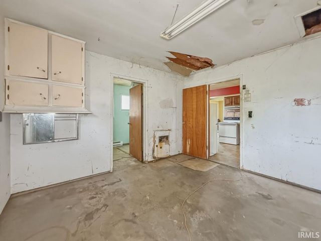 1208 S State Road 213, Tipton, IN 46072