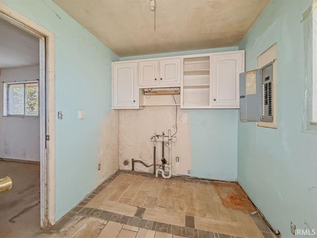 1208 S State Road 213, Tipton, IN 46072
