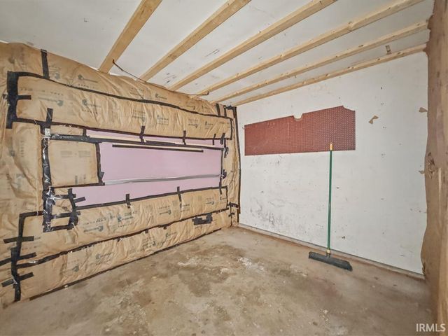 1208 S State Road 213, Tipton, IN 46072