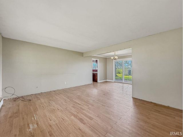 1208 S State Road 213, Tipton, IN 46072