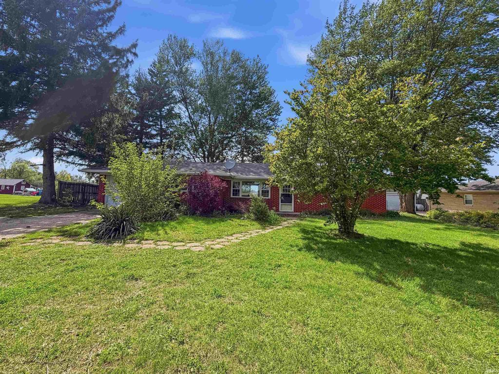 1208 S State Road 213, Tipton, IN 46072
