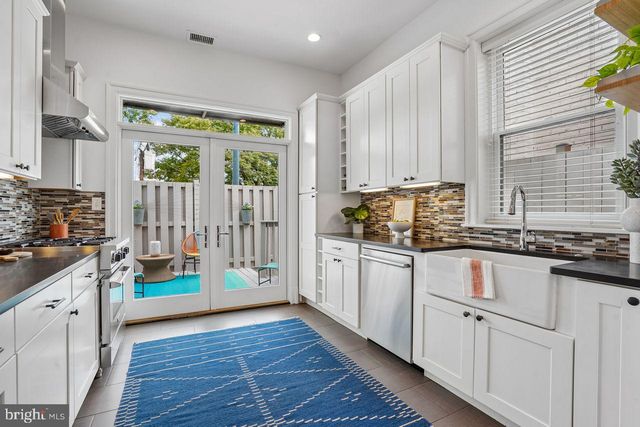 914 C ST NE, Washington, DC 20002
