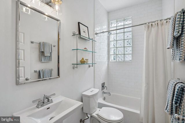 914 C ST NE, Washington, DC 20002