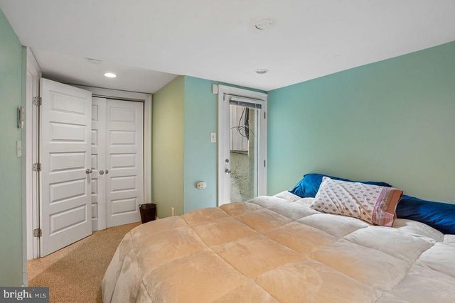 914 C ST NE, Washington, DC 20002