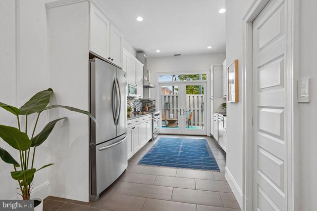 914 C ST NE, Washington, DC 20002