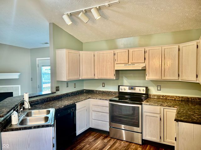 1004 Wild Ivy Trail, Franklin, IN 46131