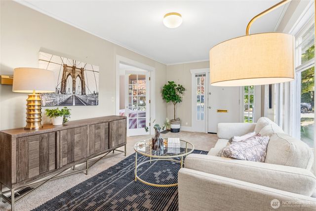 4051 19th Avenue SW, Seattle, WA 98106