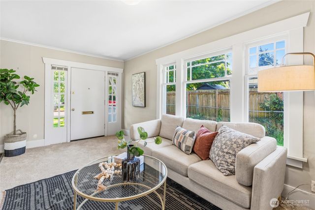 4051 19th Avenue SW, Seattle, WA 98106