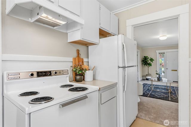 4051 19th Avenue SW, Seattle, WA 98106