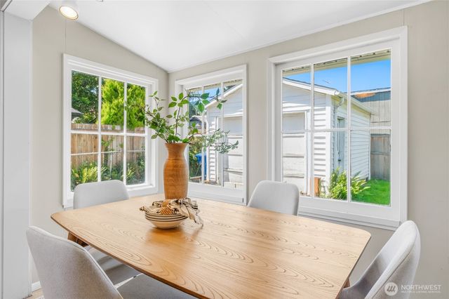 4051 19th Avenue SW, Seattle, WA 98106