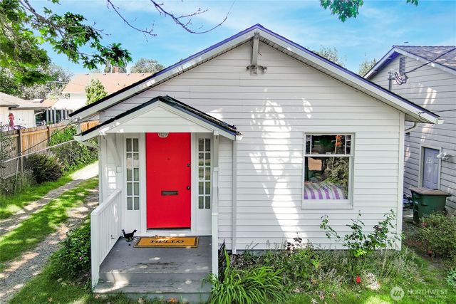 4051 19th Avenue SW, Seattle, WA 98106