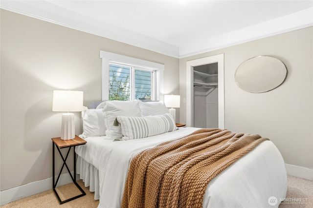 4051 19th Avenue SW, Seattle, WA 98106