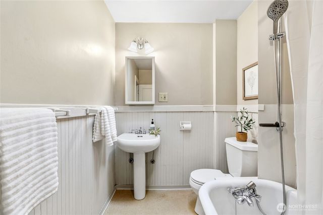 4051 19th Avenue SW, Seattle, WA 98106
