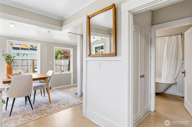 4051 19th Avenue SW, Seattle, WA 98106