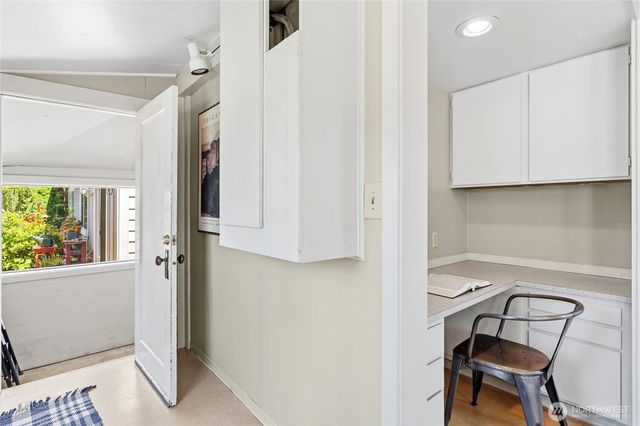 4051 19th Avenue SW, Seattle, WA 98106