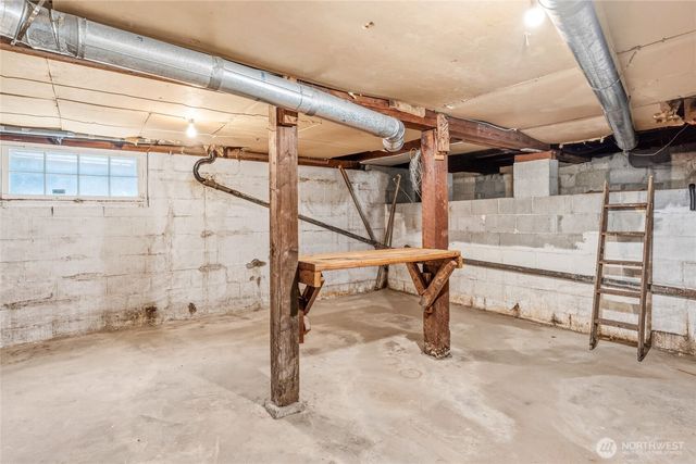 4051 19th Avenue SW, Seattle, WA 98106