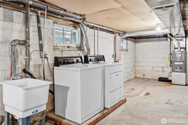 4051 19th Avenue SW, Seattle, WA 98106