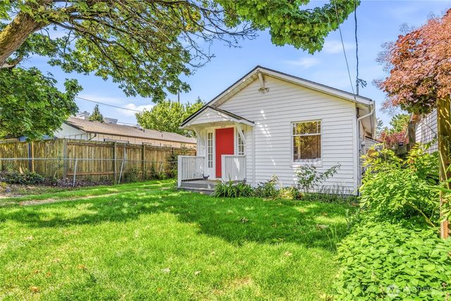 4051 19th Avenue SW, Seattle, WA 98106