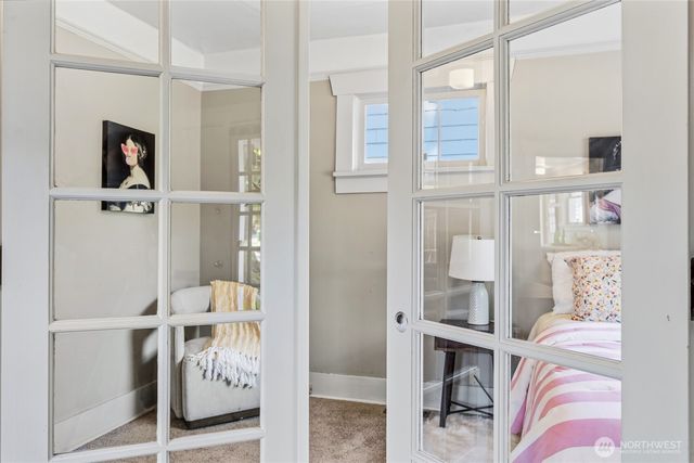 4051 19th Avenue SW, Seattle, WA 98106