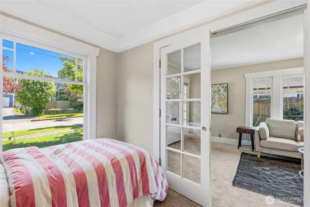 4051 19th Avenue SW, Seattle, WA 98106