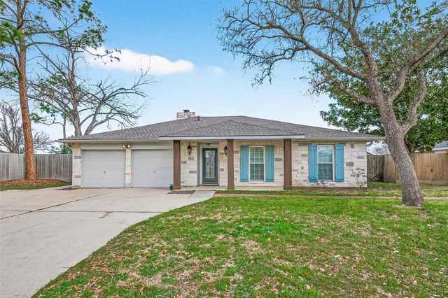805 Camelot Lane, Friendswood, TX 77546
