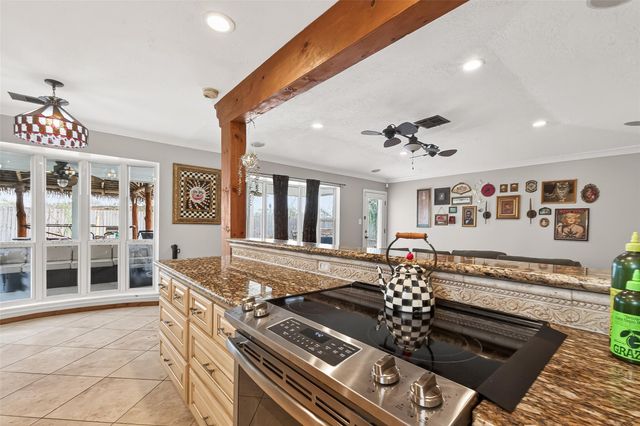 805 Camelot Lane, Friendswood, TX 77546